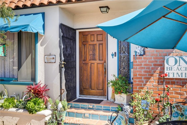 40 La Verne AVE