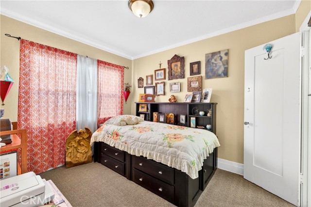 40 La Verne AVE