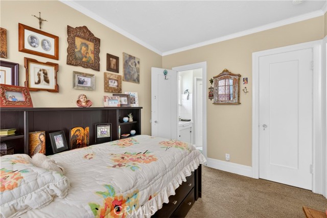 40 La Verne AVE