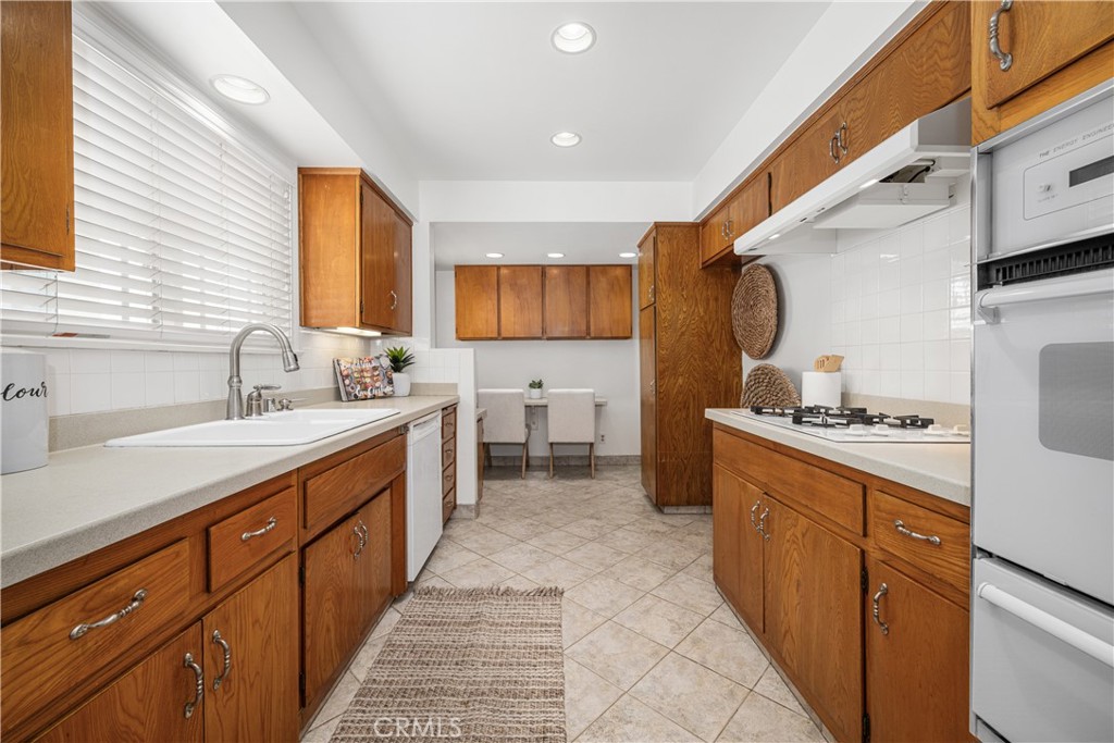 1135 Catalina Ave.