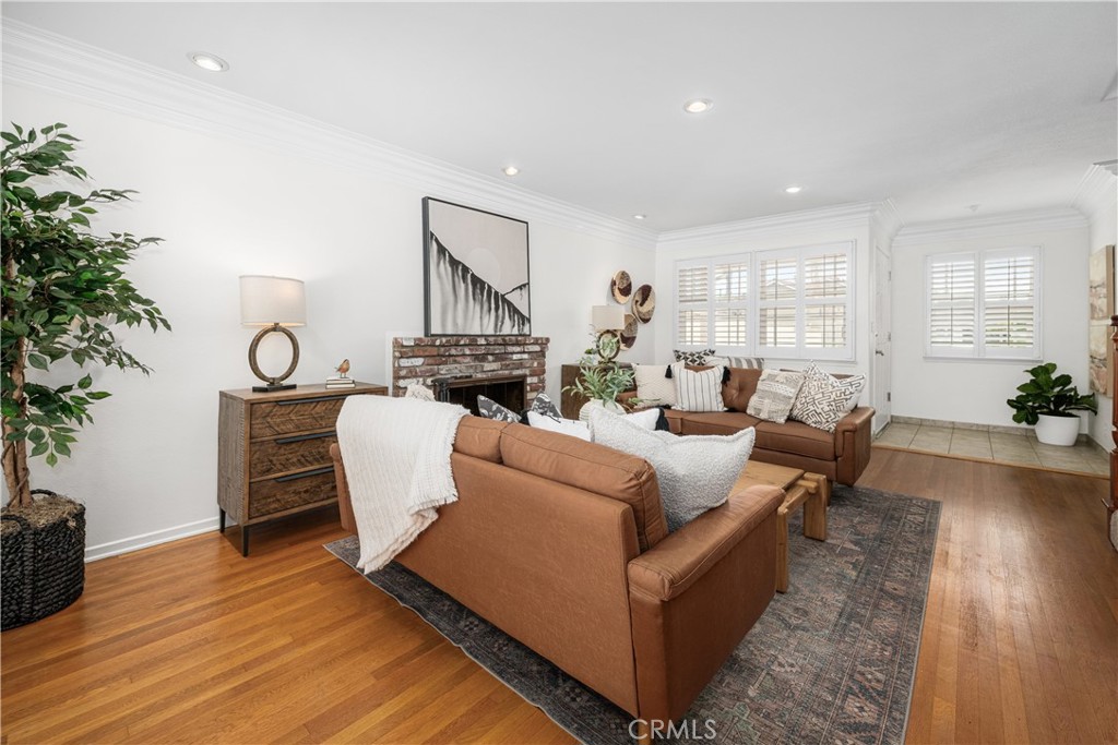 1135 Catalina Ave.