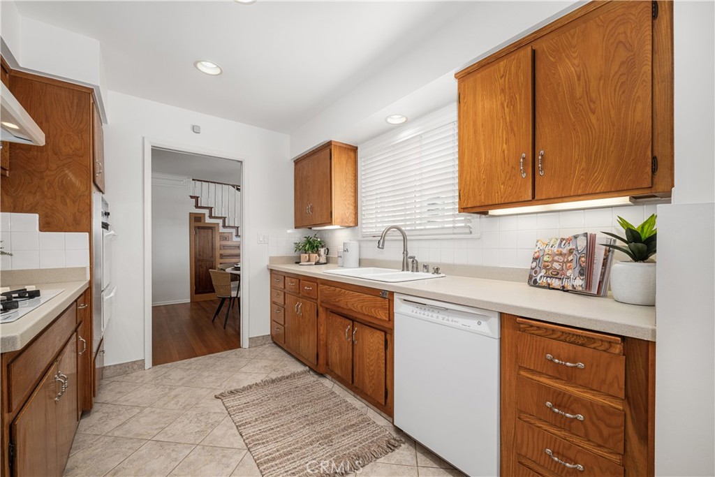1135 Catalina Ave.