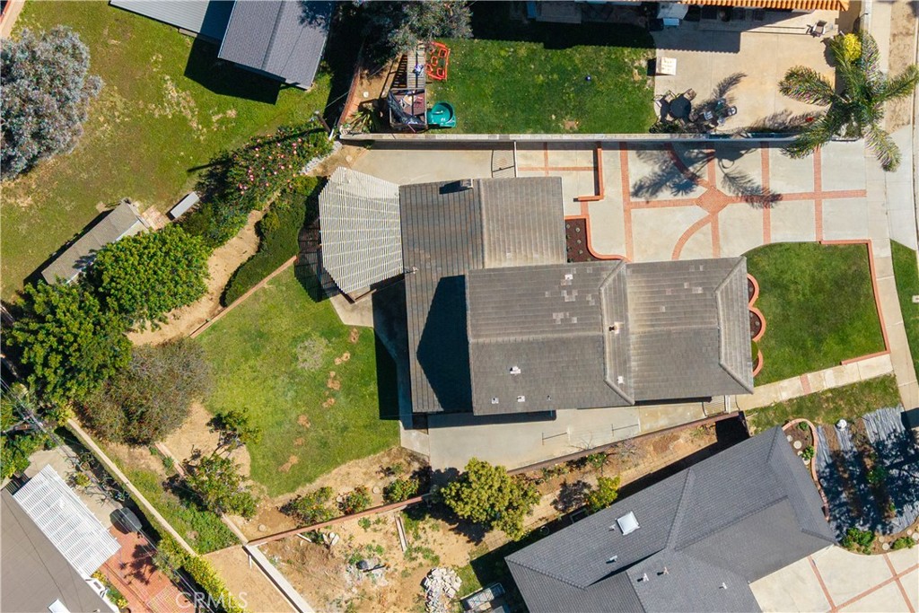 1135 Catalina Ave.