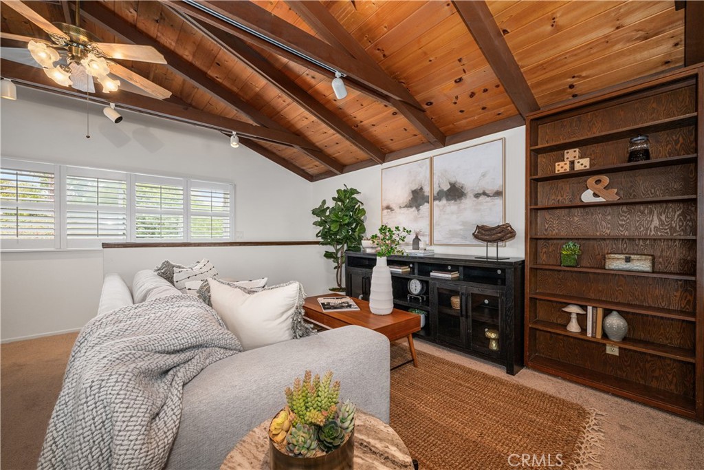 1135 Catalina Ave.