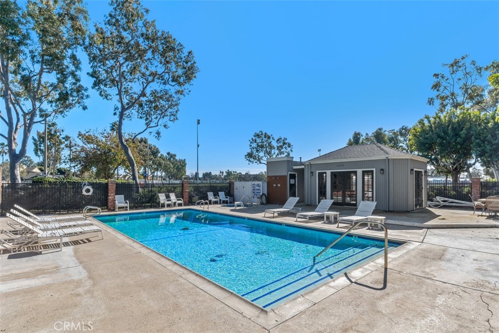 4482 Shorebird Street