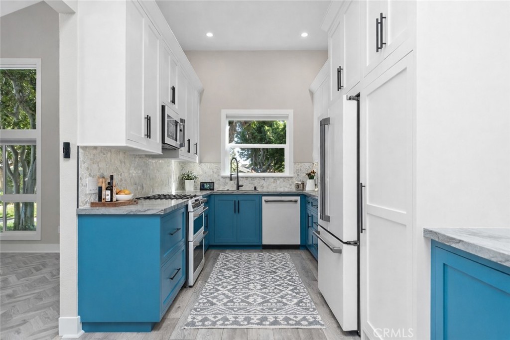 4482 Shorebird Street