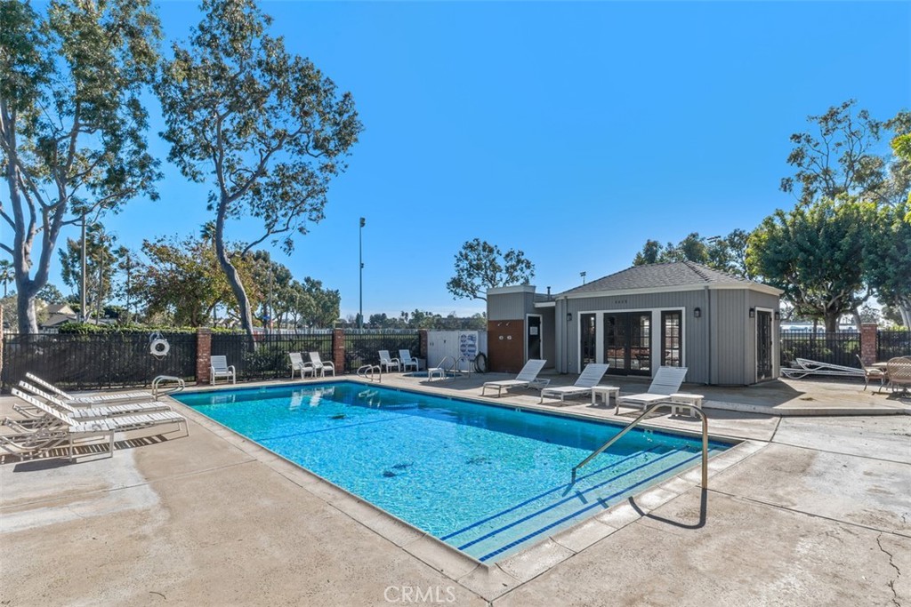 4482 Shorebird Street
