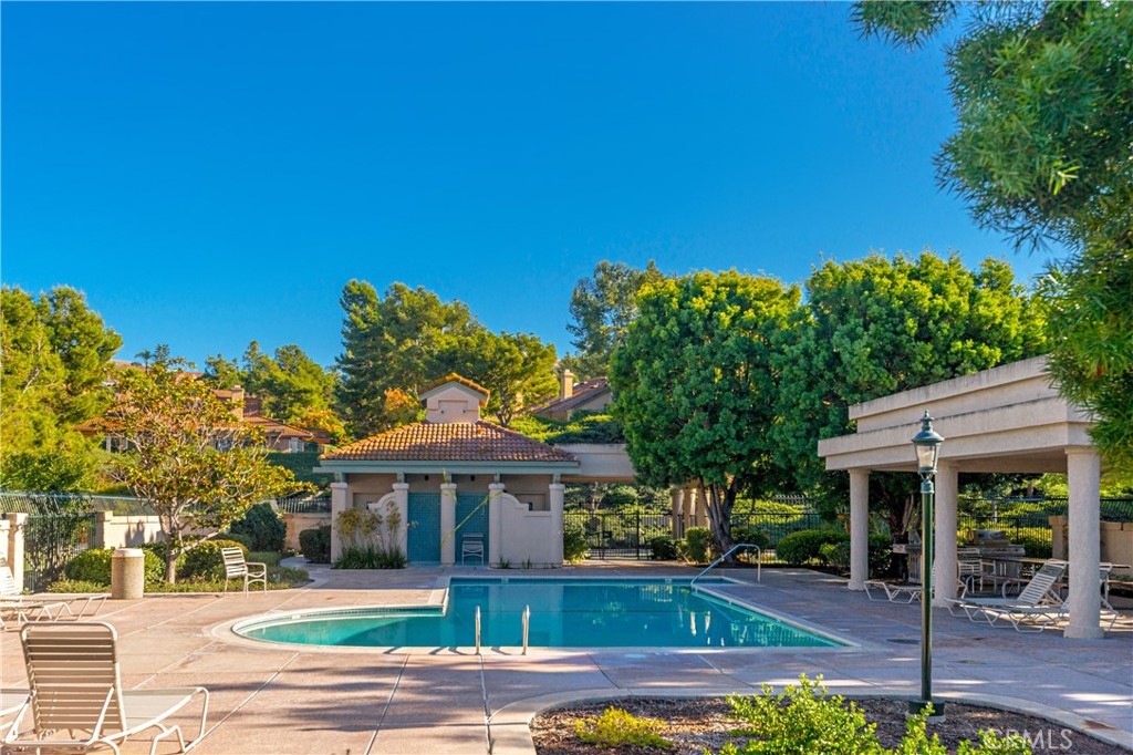 27196 Paseo Lomita