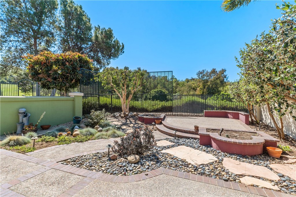 27196 Paseo Lomita