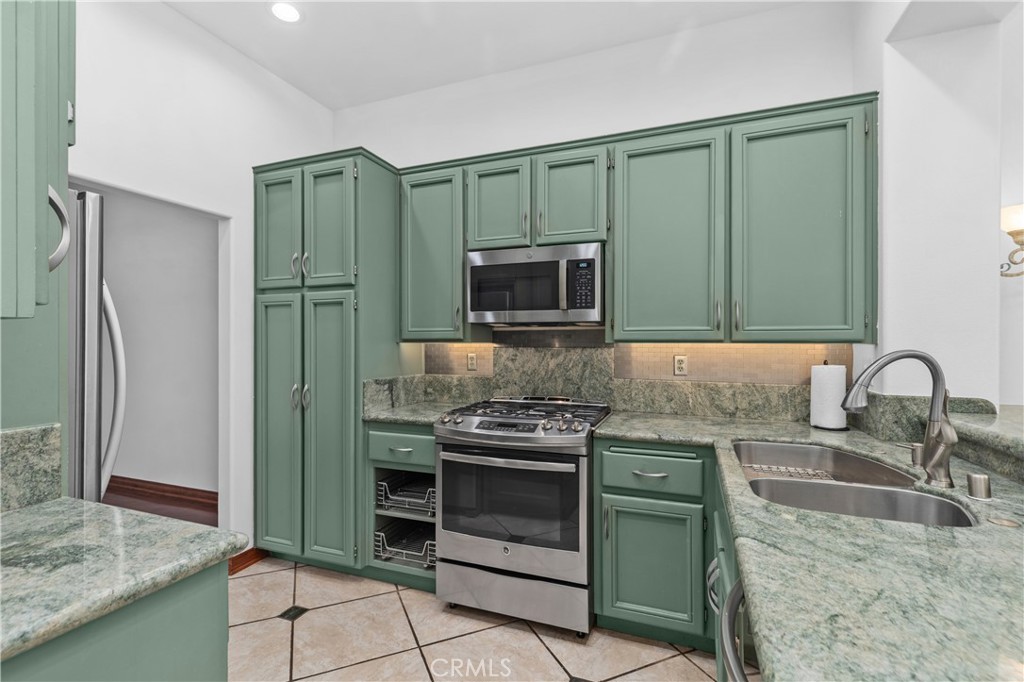 27196 Paseo Lomita