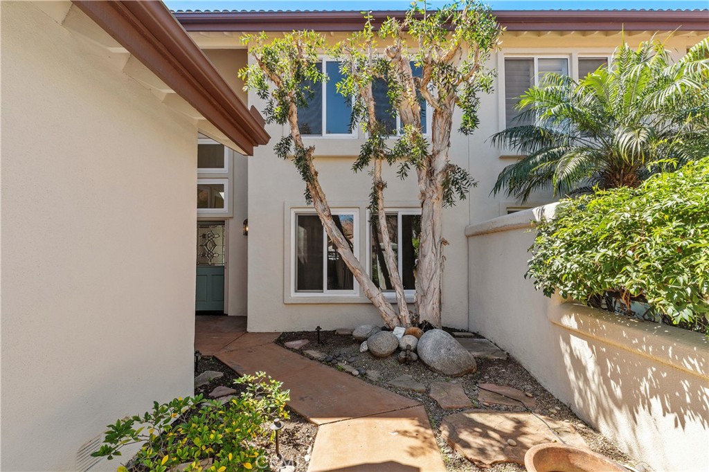 27196 Paseo Lomita