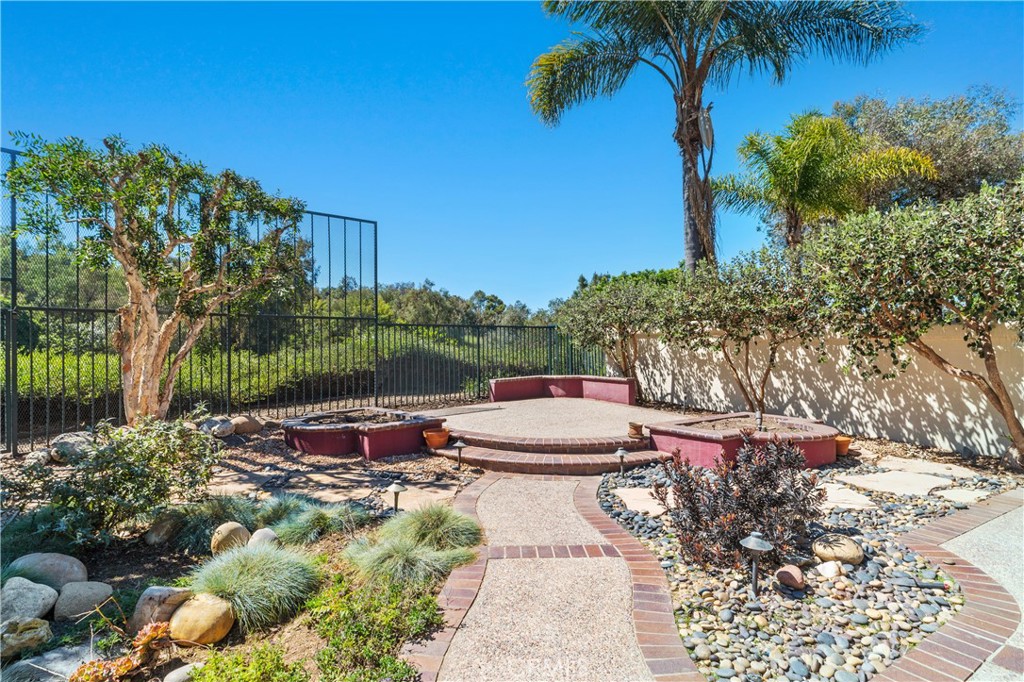 27196 Paseo Lomita
