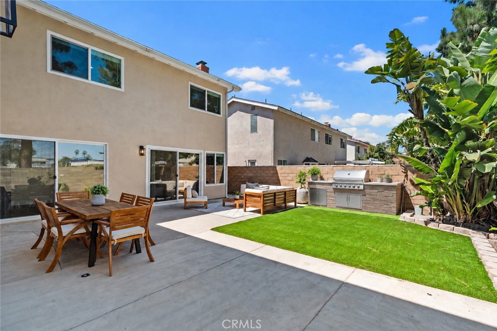 3871 Hendrix Street