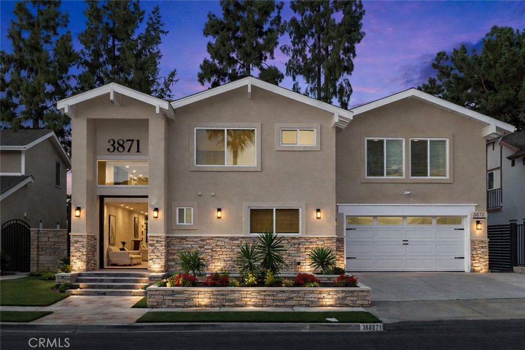 3871 Hendrix Street