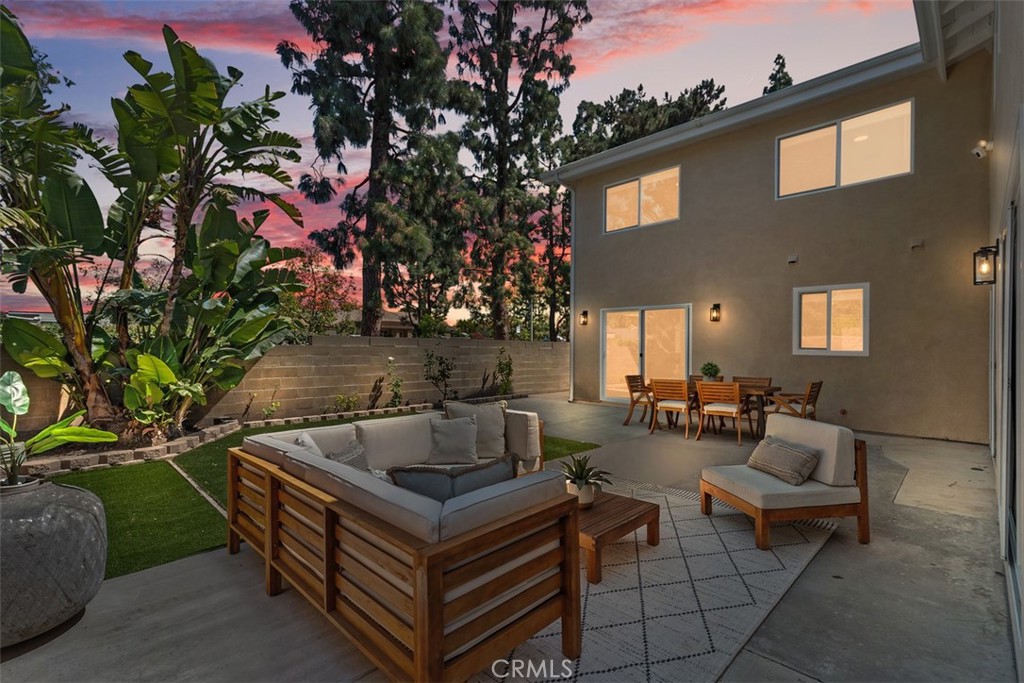 3871 Hendrix Street