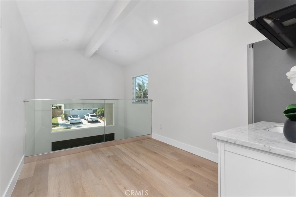 3871 Hendrix Street