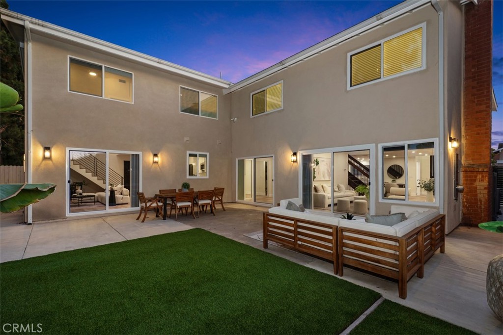 3871 Hendrix Street