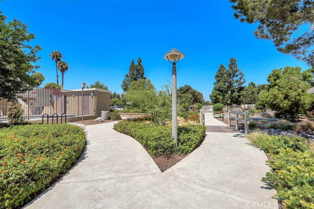 3871 Hendrix Street