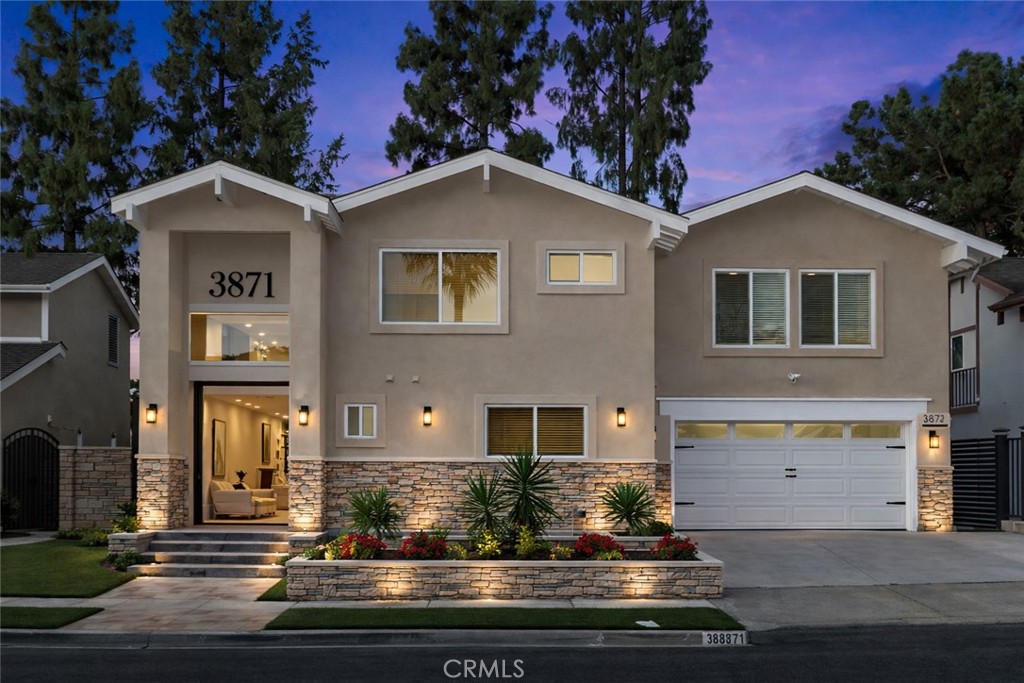3871 Hendrix Street