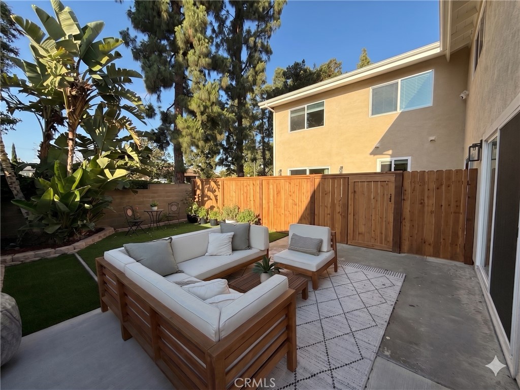 3871 Hendrix Street