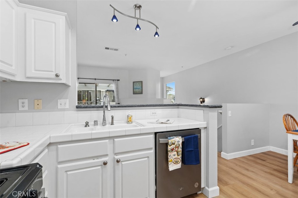 73 Breakers Lane