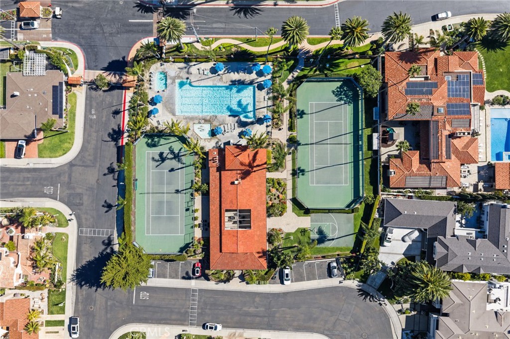 3812 Calle Tiburon