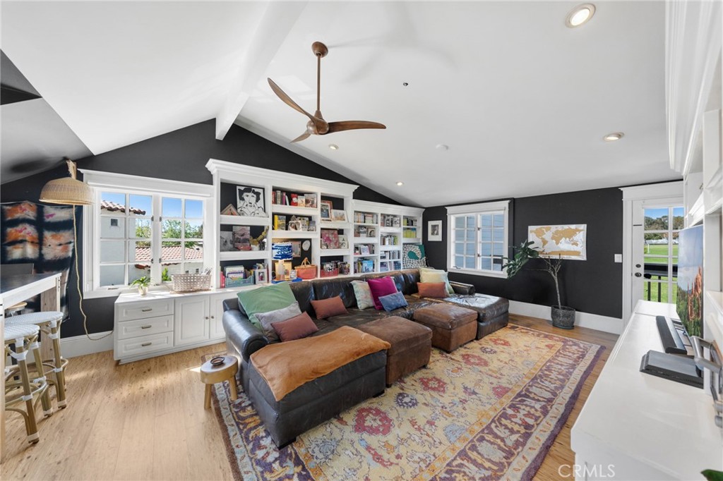 3812 Calle Tiburon