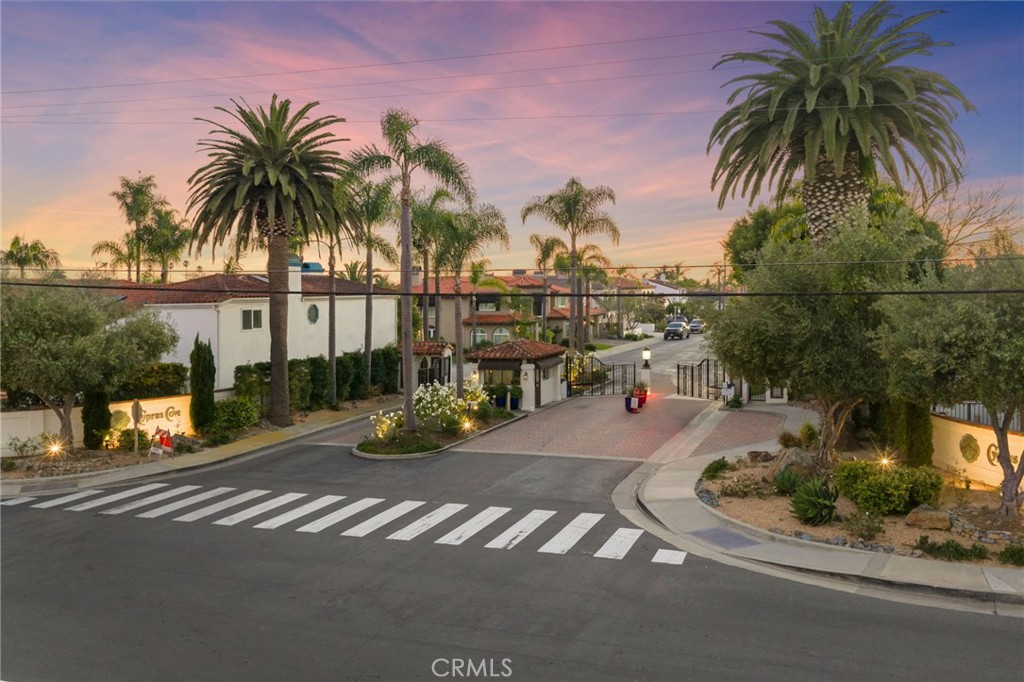 3812 Calle Tiburon
