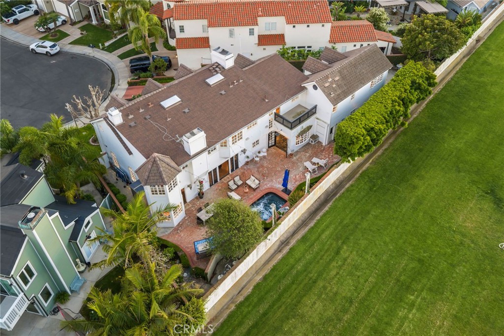 3812 Calle Tiburon
