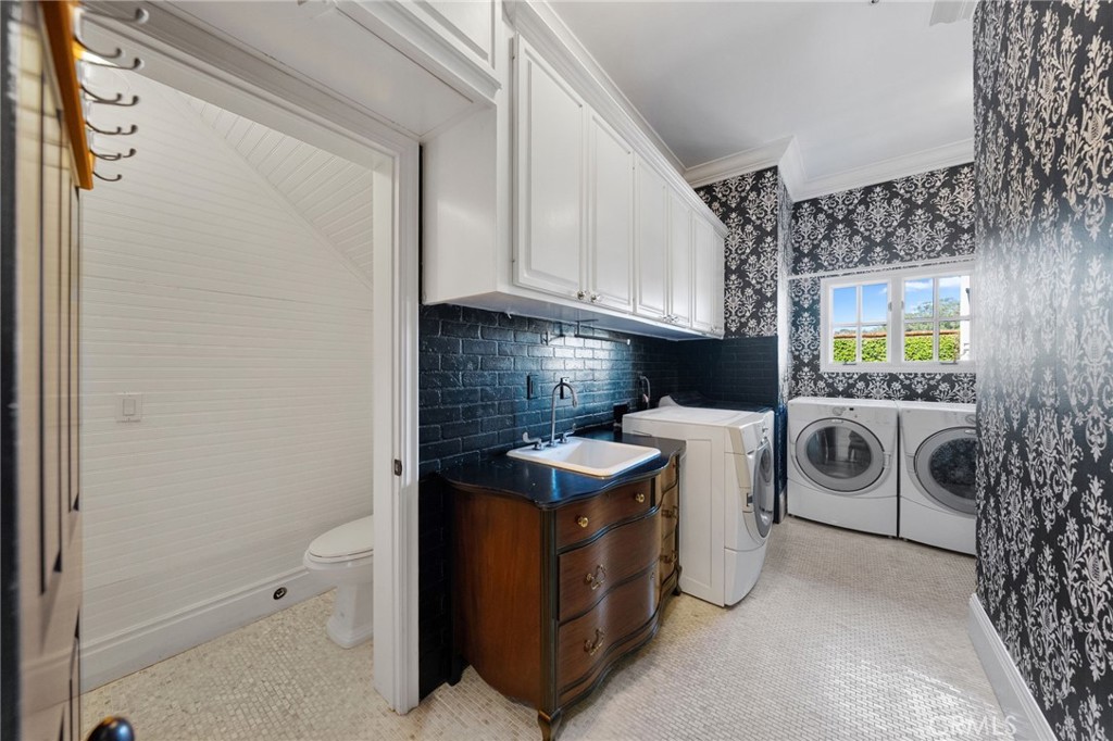 3812 Calle Tiburon