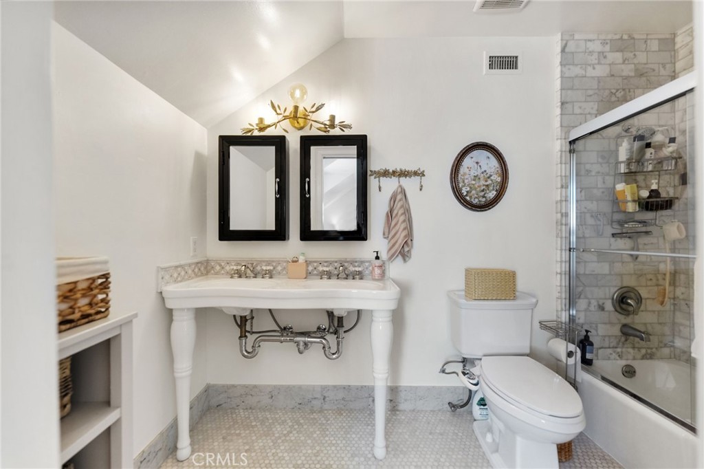 3812 Calle Tiburon