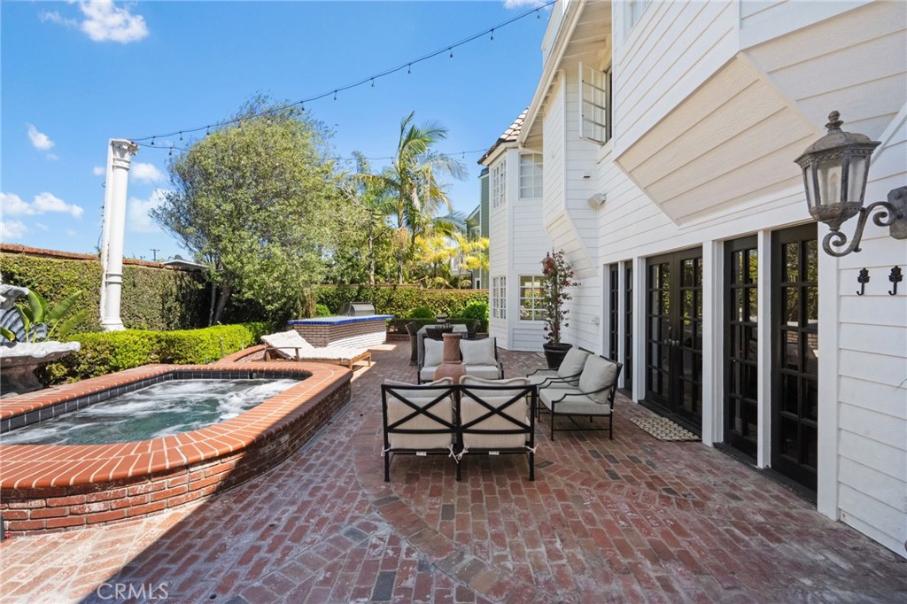 3812 Calle Tiburon