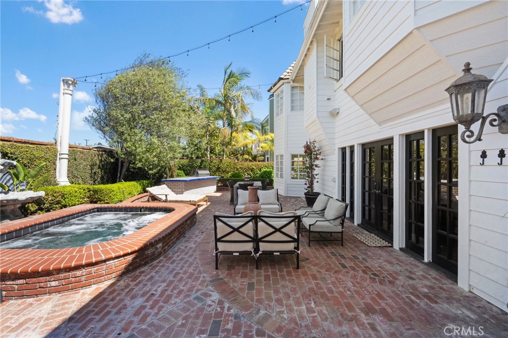 3812 Calle Tiburon