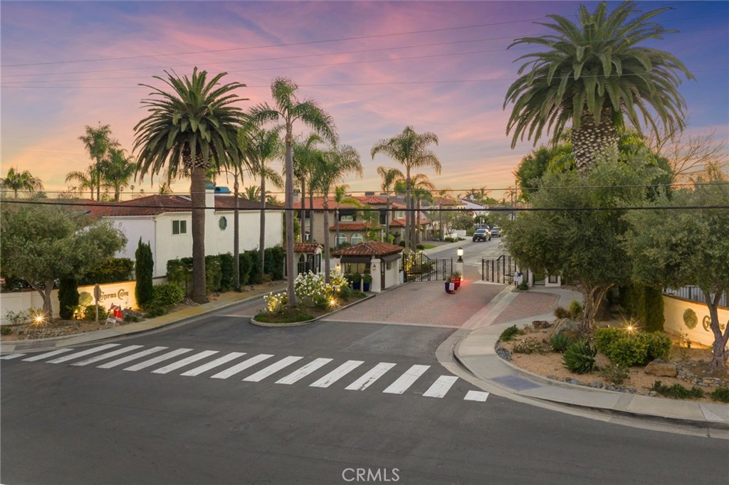 3812 Calle Tiburon