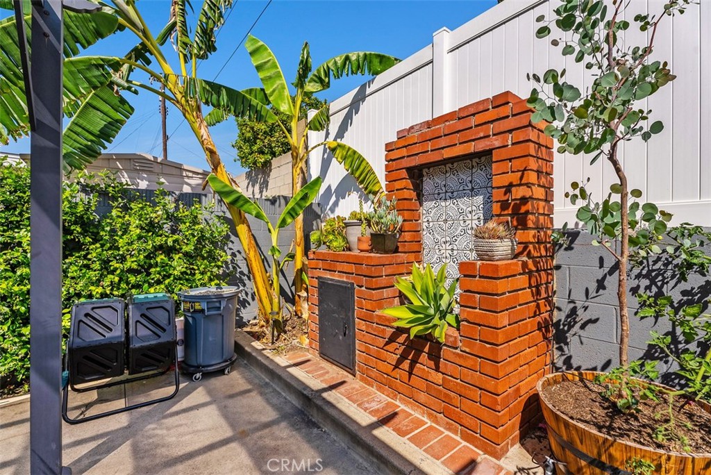 279 N Sacramento Street