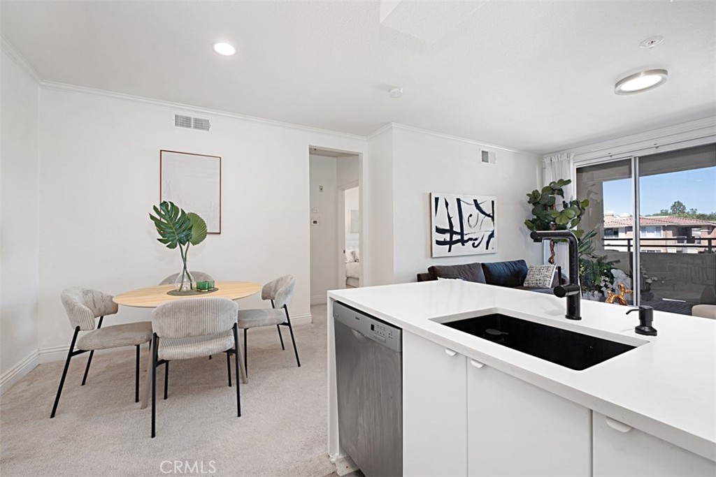 22681 Oakgrove #635