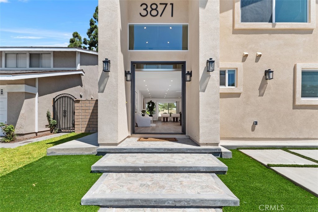 3871 Hendrix Street