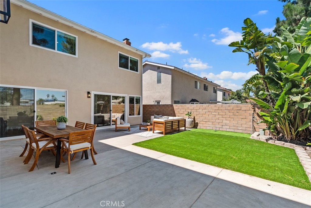 3871 Hendrix Street