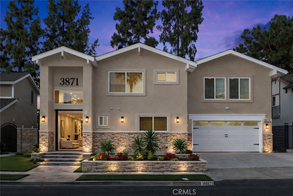 3871 Hendrix Street