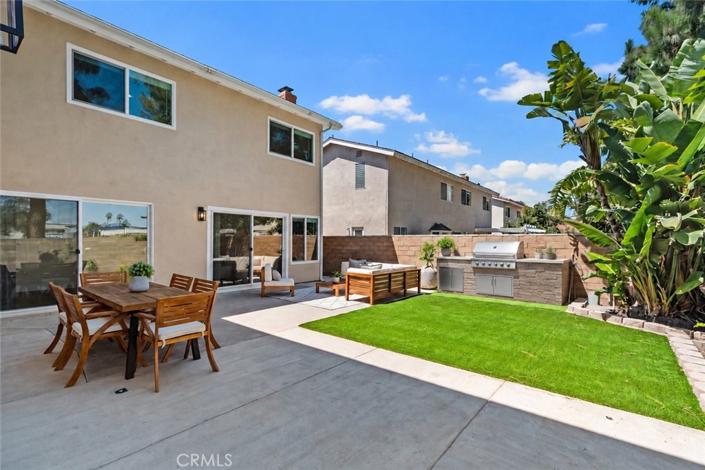 3871 Hendrix Street