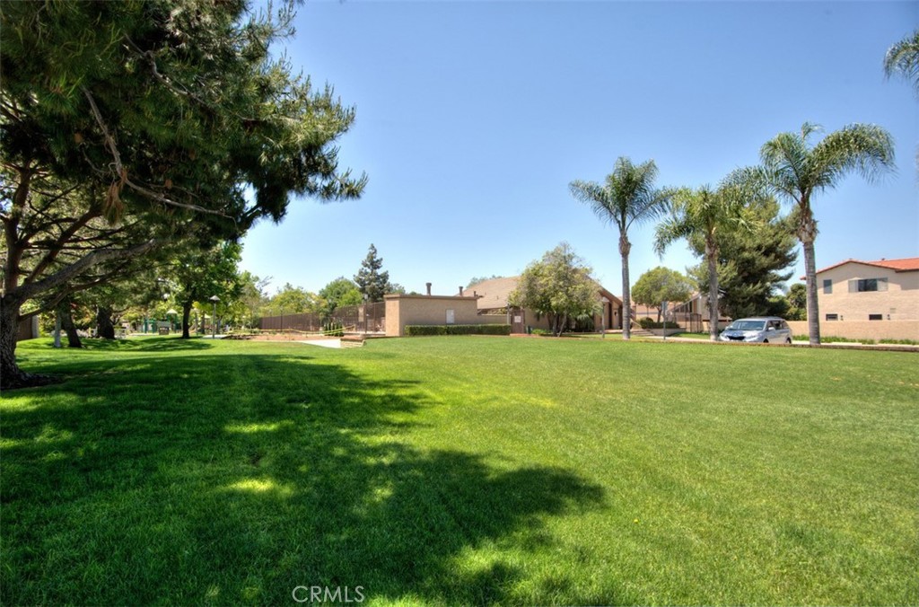 3871 Hendrix Street