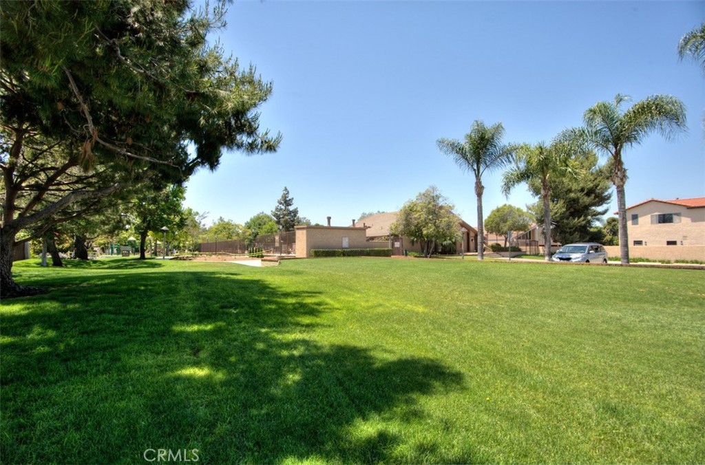 3871 Hendrix Street