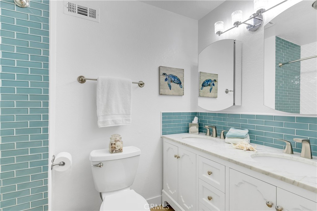 802 Avenida Presidio