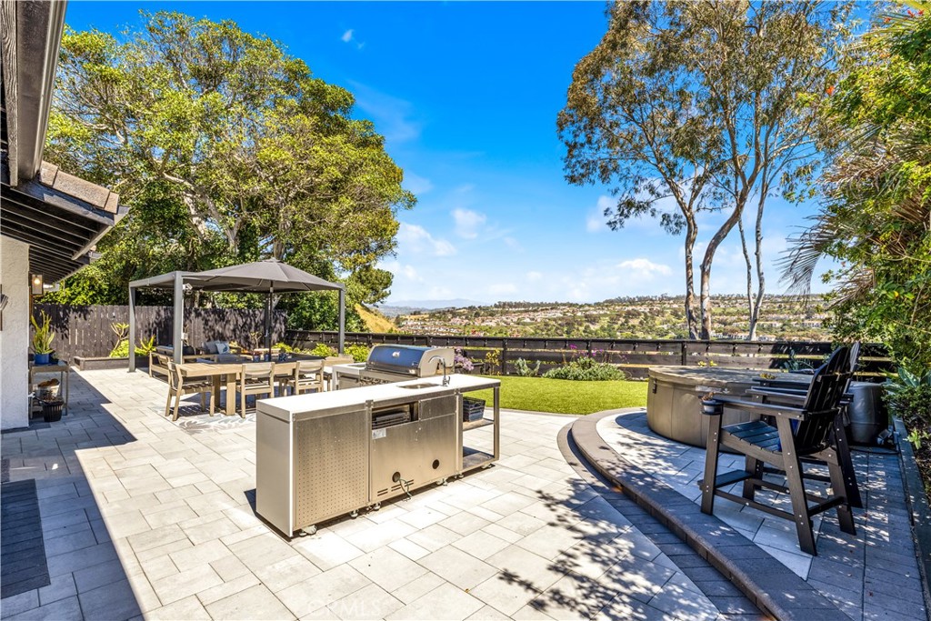 802 Avenida Presidio