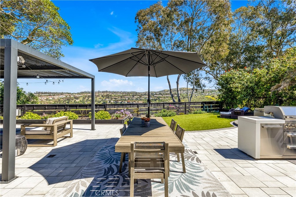 802 Avenida Presidio