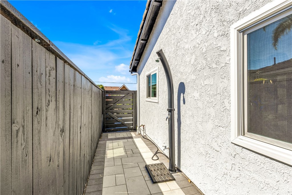 802 Avenida Presidio