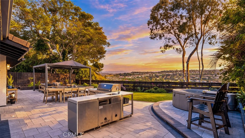802 Avenida Presidio