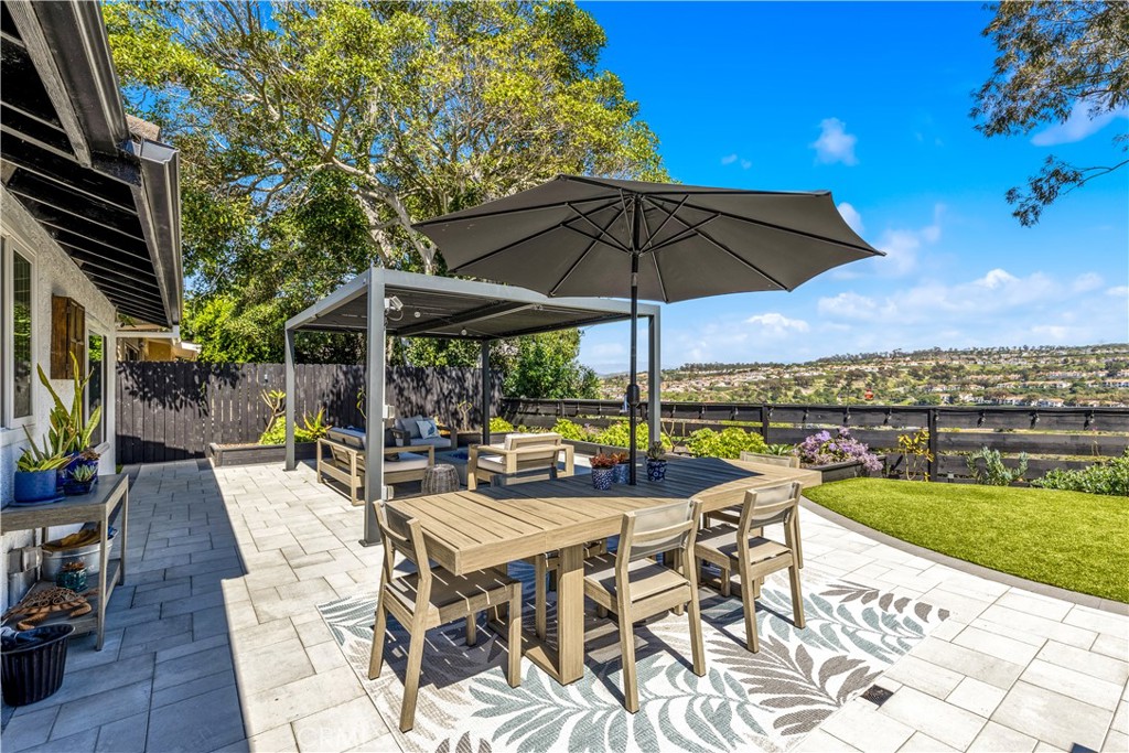 802 Avenida Presidio