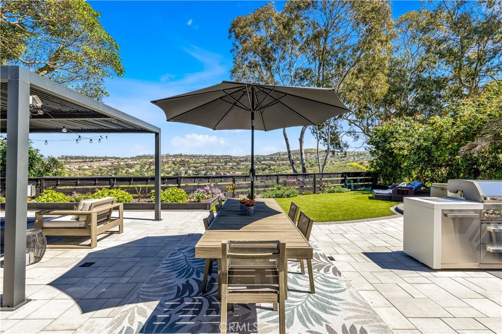802 Avenida Presidio