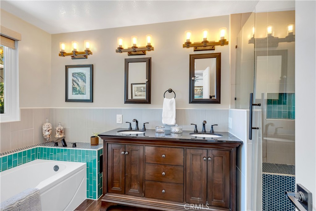 802 Avenida Presidio